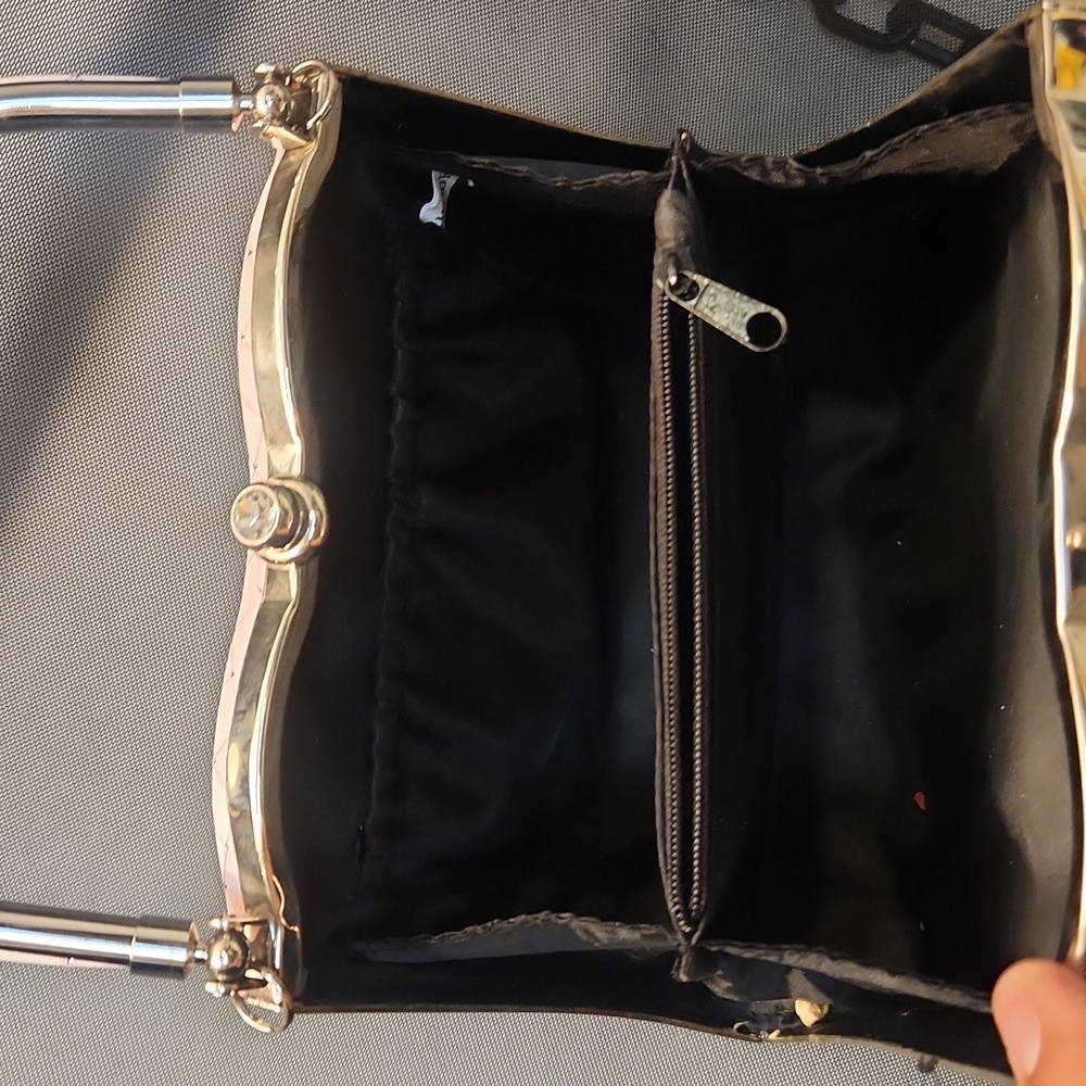 Elegant Pink Handbag - Picture 4 of 4